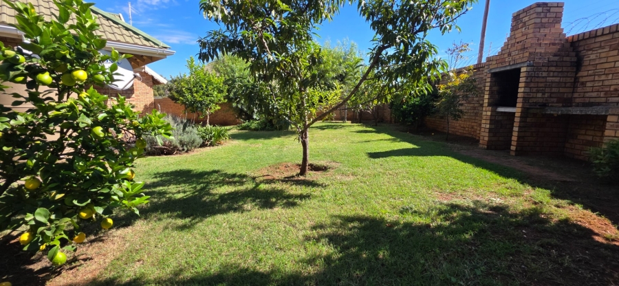 2 Bedroom Property for Sale in Heuwelsig Free State